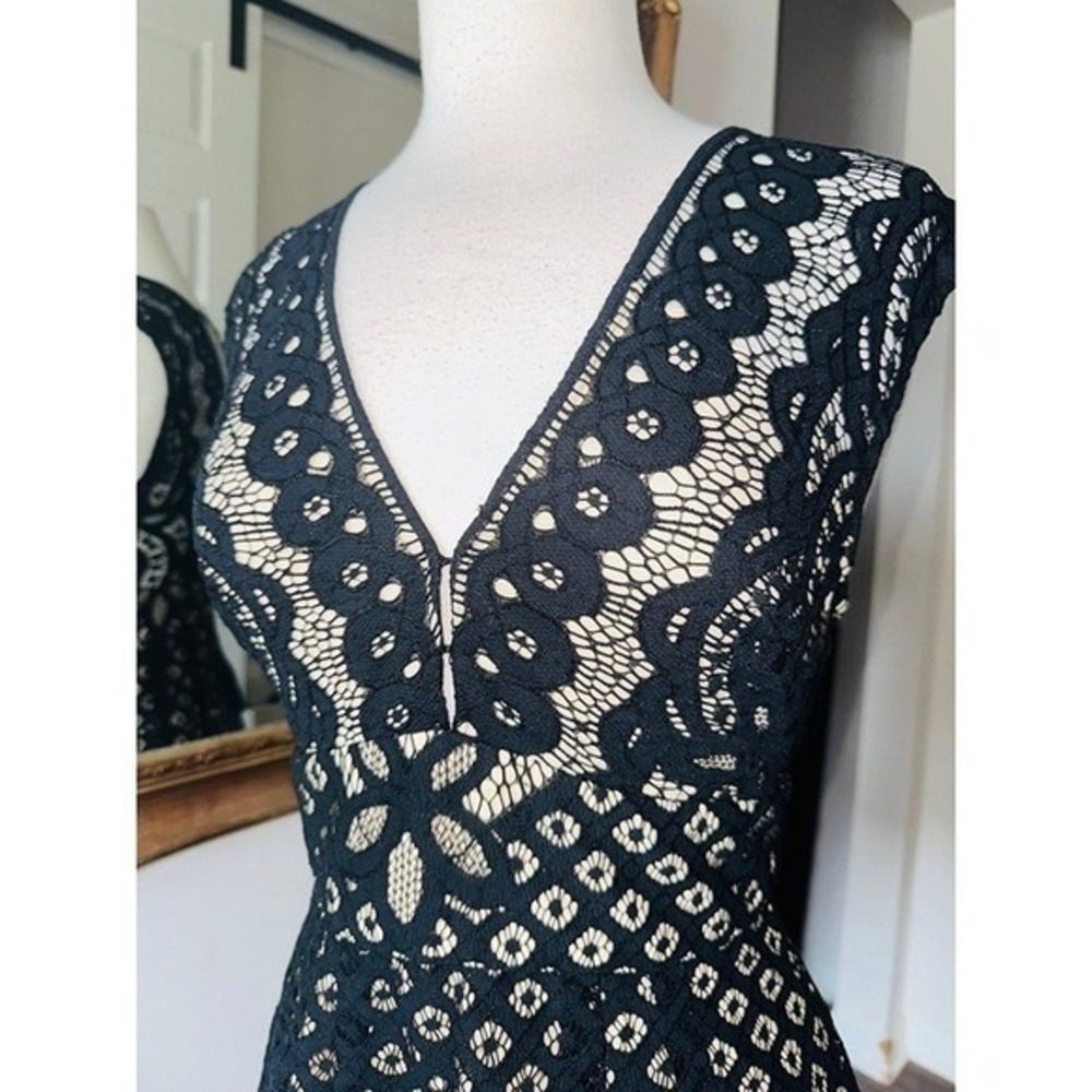 FP1 Free People One Million Lovers Black Lace A-Line Mini Dress Size 4 NWT Wome - Picture 4 of 8